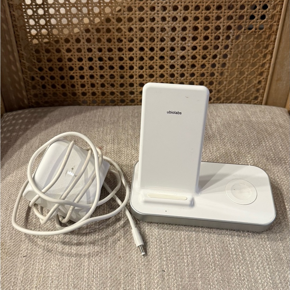 iPhone and iwatch charger Ubio Labs White Wireless Charging Station